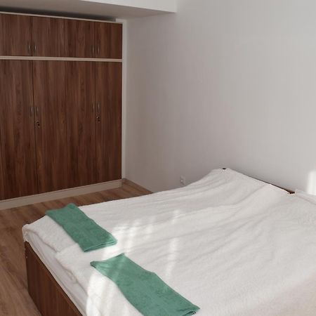 Auberge de jeunesse Marothi Kollegium à Debrecen Extérieur photo