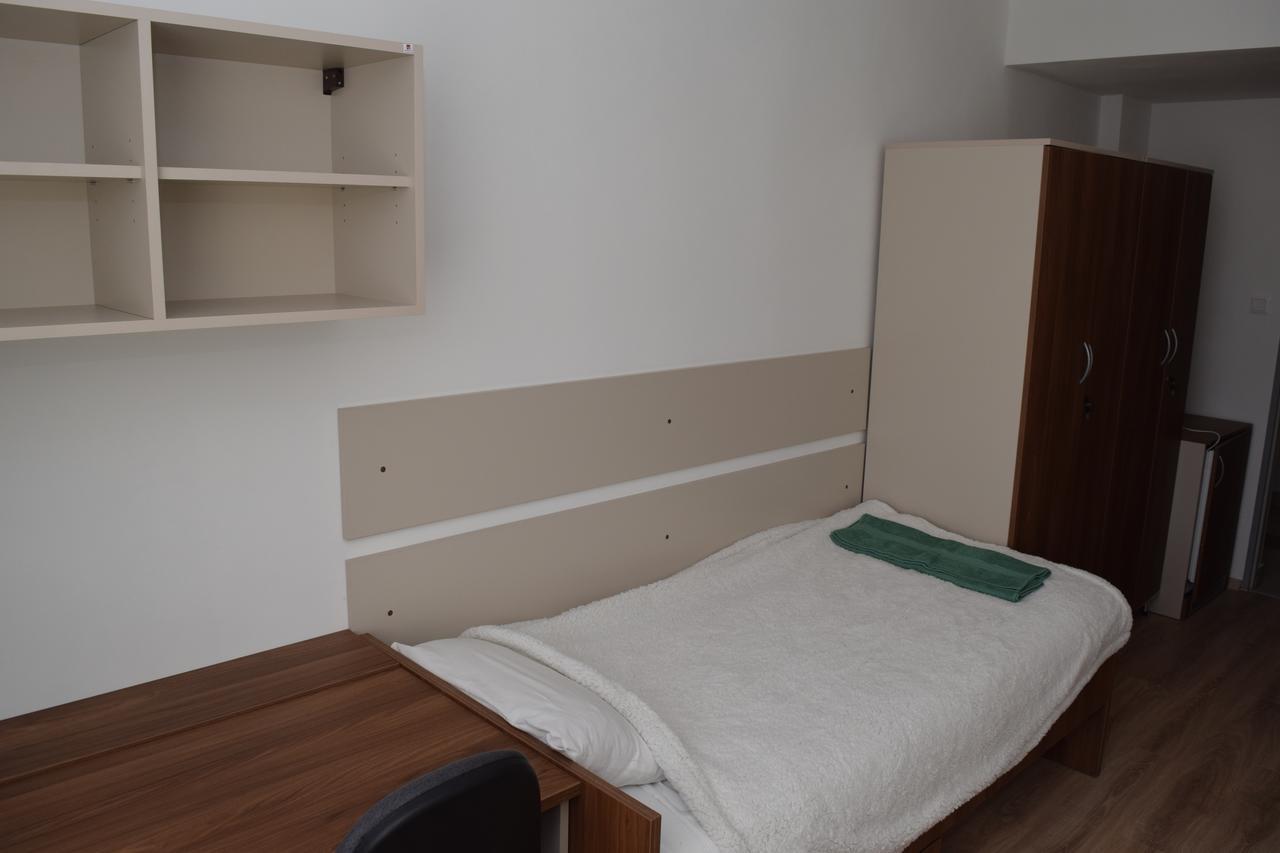 Auberge de jeunesse Marothi Kollegium à Debrecen Extérieur photo