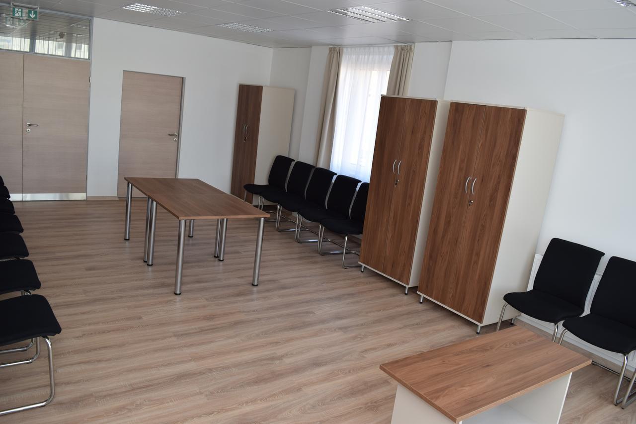 Auberge de jeunesse Marothi Kollegium à Debrecen Extérieur photo